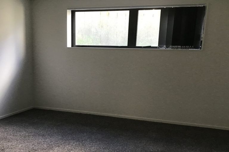 Photo of property in 18 Brunner Road, Glen Eden, Auckland, 0602