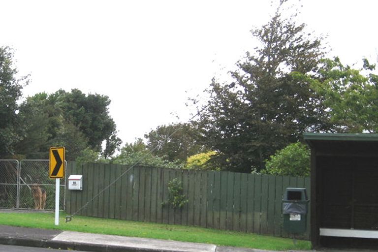 Photo of property in 96 Colwill Road, Massey, Auckland, 0614