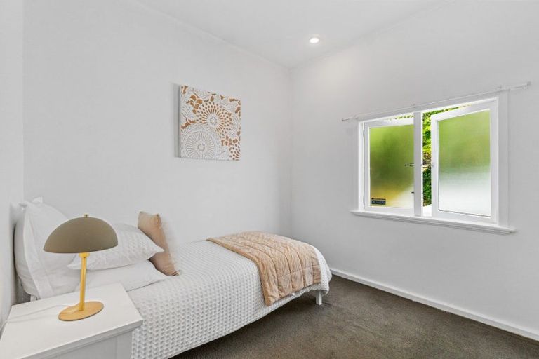 Photo of property in 1/8 Millbrook Road, Henderson, Auckland, 0612