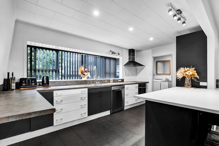 Photo of property in 52 Murray Avenue, Hawera, 4610