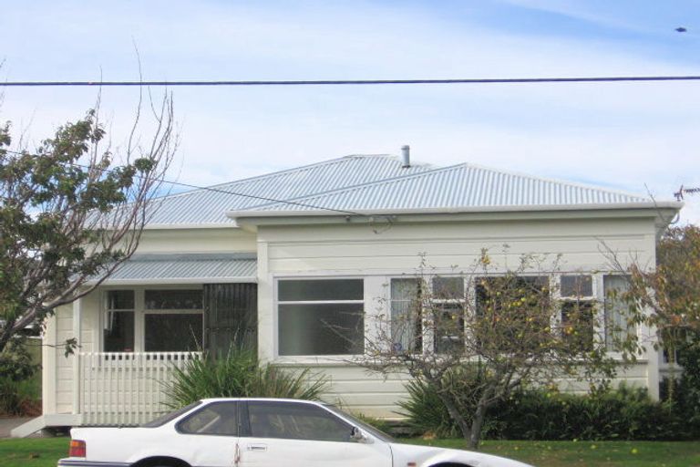 Photo of property in 18 Fitzherbert Street, Alicetown, Lower Hutt, 5010