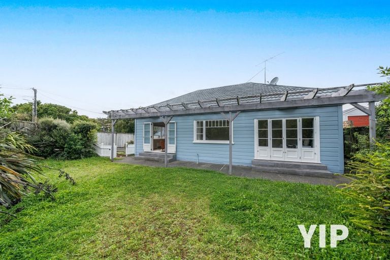 Photo of property in 36 Middleton Road, Johnsonville, Wellington, 6037
