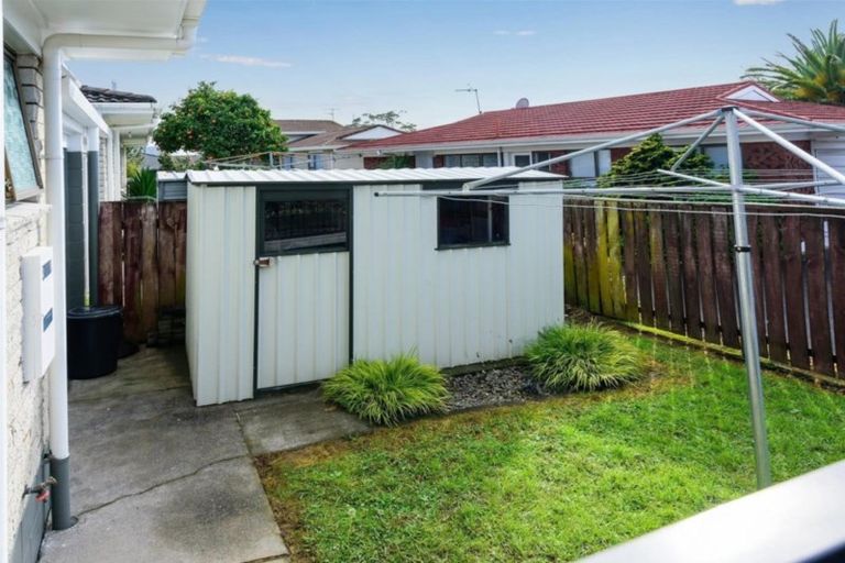 Photo of property in 2/15 Dowling Place, Pakuranga, Auckland, 2010