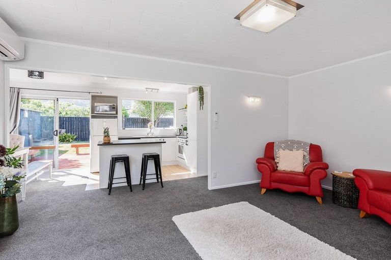 Photo of property in 3a Arthur Grove, Waikanae, 5036