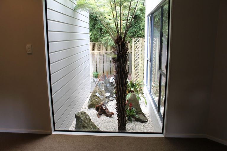 Photo of property in 61a Howe Street, Howick, Auckland, 2014