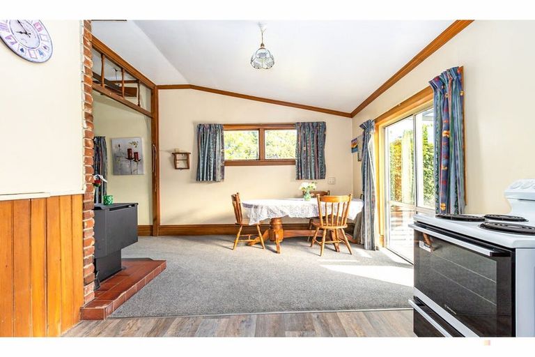 Photo of property in 70 Parsonage Road, Waimate, 7978