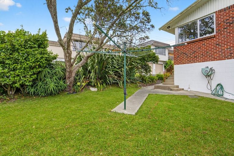 Photo of property in 2/35 Rangitoto Terrace, Milford, Auckland, 0620