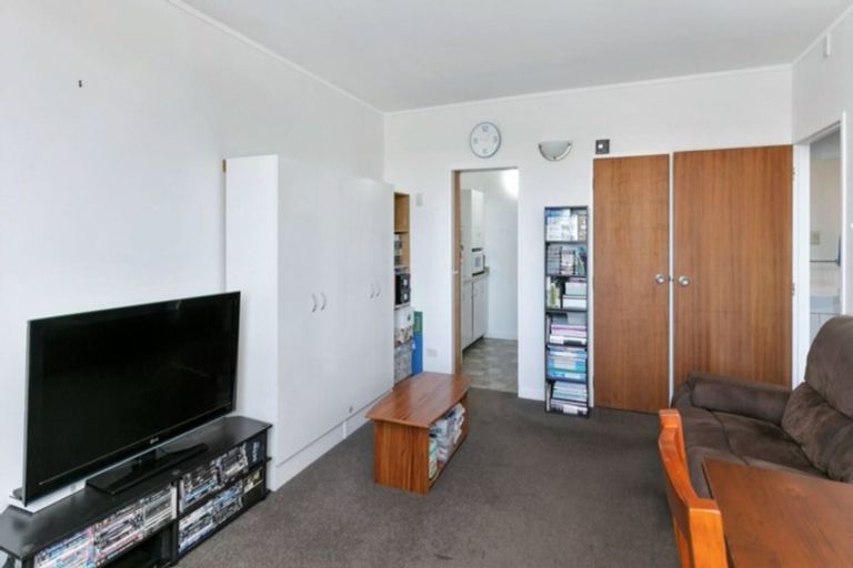 Photo of property in Hobson Court Flats, 76/70 Hobson Street, Thorndon, Wellington, 6011