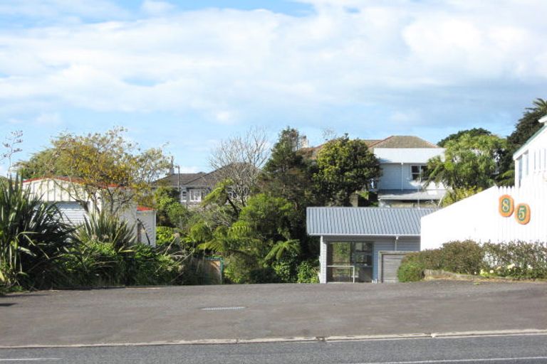Photo of property in 83 Mangorei Road, Strandon, New Plymouth, 4312