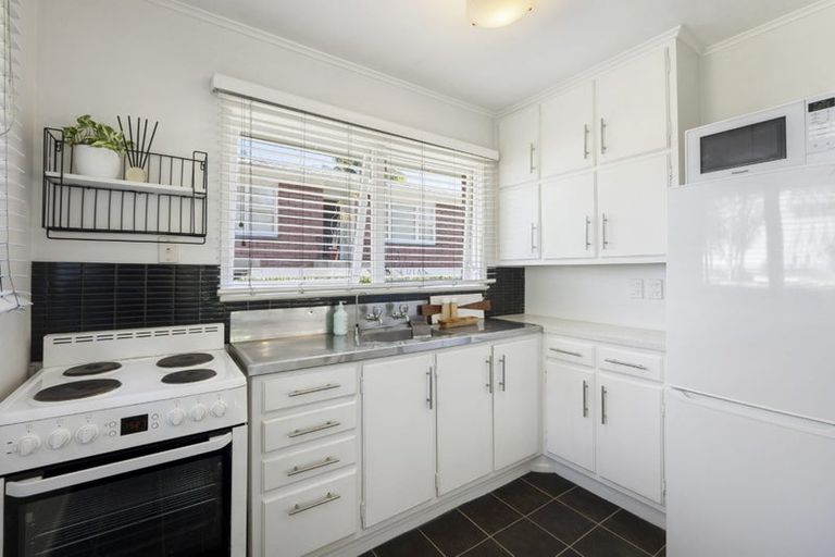 Photo of property in 1/153 Shakespeare Road, Milford, Auckland, 0620