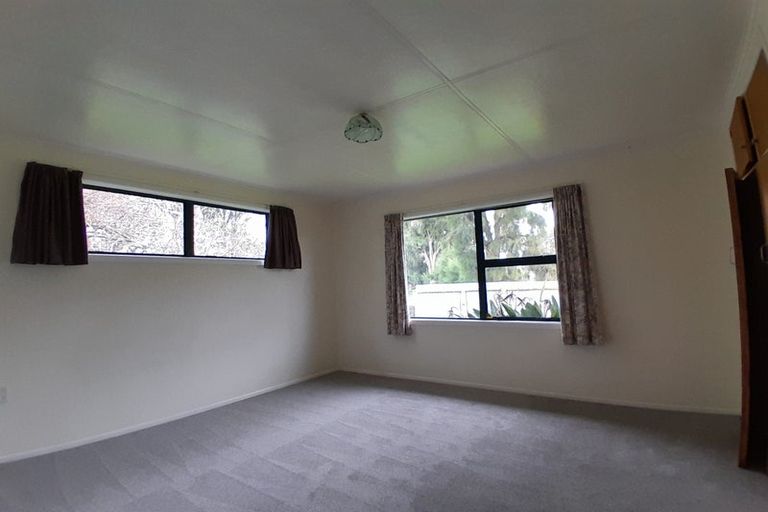 Photo of property in 312 Arapaepae Road South, Levin, 5571