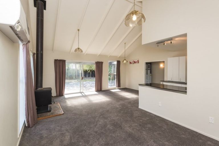 Photo of property in 7 Valecrest Avenue, Parklands, Christchurch, 8083