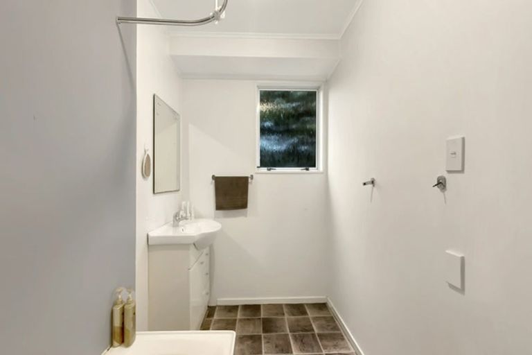 Photo of property in 29 Rehia Road, Massey, Auckland, 0614