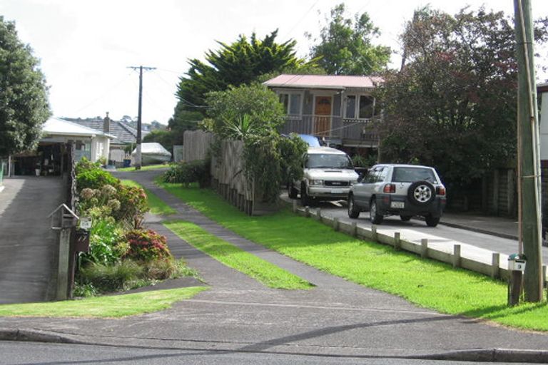 Photo of property in 9 Matipo Road, Te Atatu Peninsula, Auckland, 0610