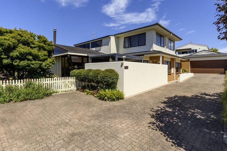 Photo of property in 11 Laing Place, Otumoetai, Tauranga, 3110