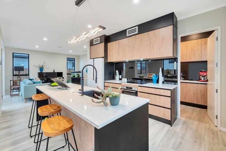 Photo of property in 55 Craigs Way, Hobsonville, Auckland, 0616