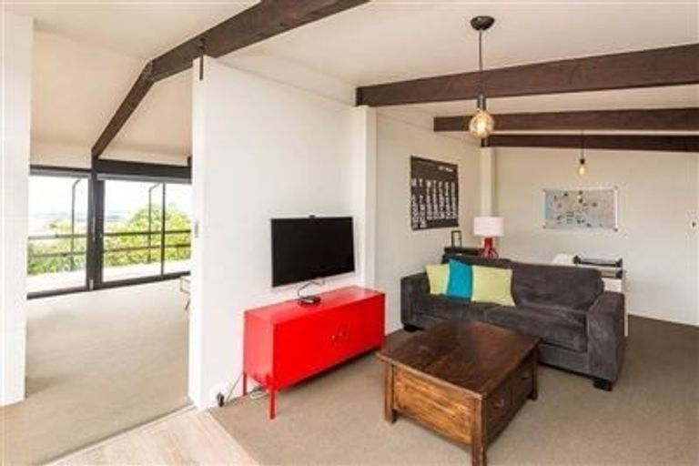 Photo of property in 65 Cannon Hill Crescent, Mount Pleasant, Christchurch, 8081