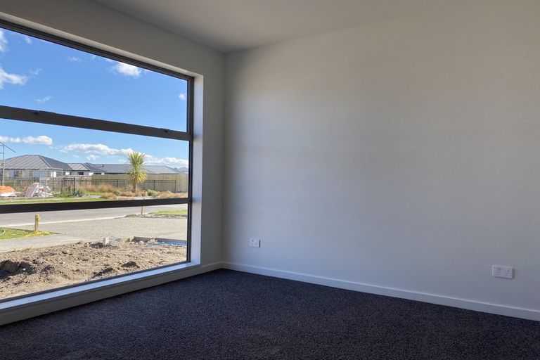 Photo of property in 44 Horoeka Street, Stokes Valley, Lower Hutt, 5019