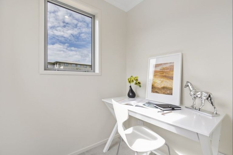 Photo of property in 49 Couldrey Crescent, Red Beach, 0932