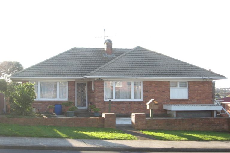 Photo of property in 1/20 Orams Road, Hillpark, Auckland, 2102