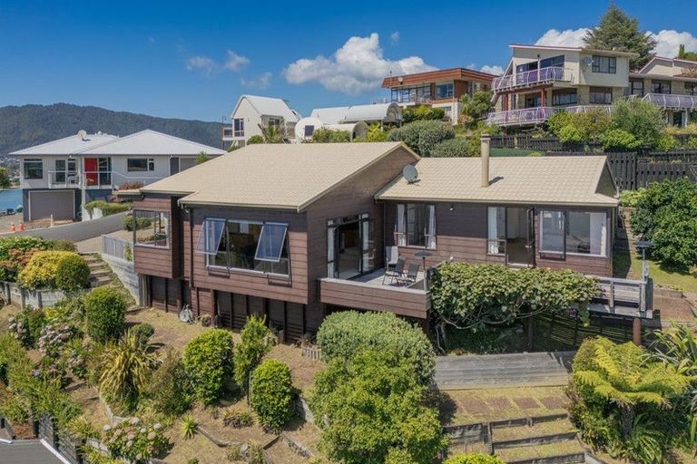 Photo of property in 14 Pine Grove, Tairua, 3508