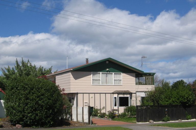 Photo of property in 98 Invergarry Road, Hilltop, Taupo, 3330