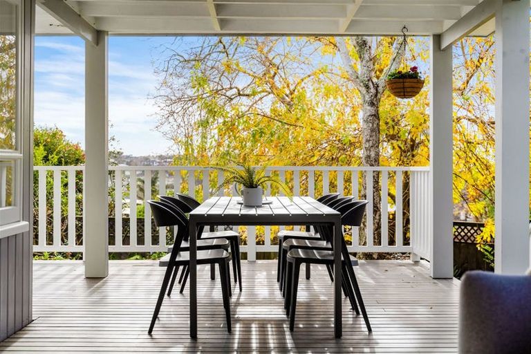 Photo of property in 26a Exmouth Road, Northcote, Auckland, 0627