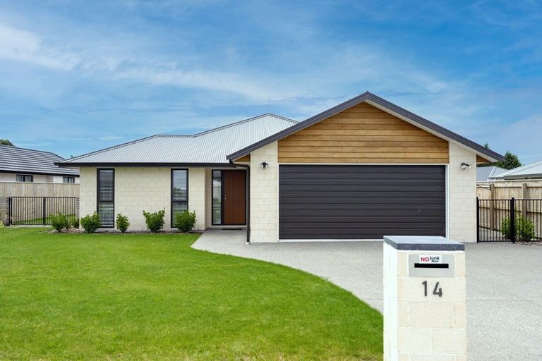 Photo of property in 14 Mitre Way, Solway, Masterton, 5810