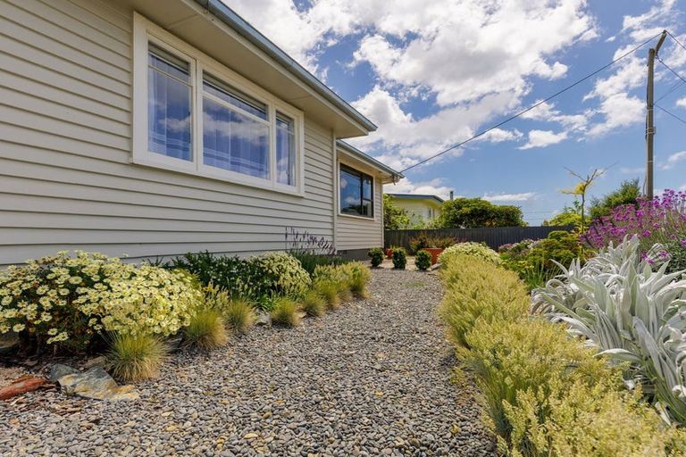 Photo of property in 6 Studholme Street, Waimate, 7924