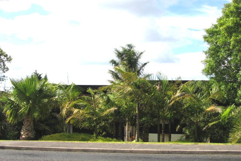 Photo of property in 97 Sunset Road, Totara Vale, Auckland, 0632