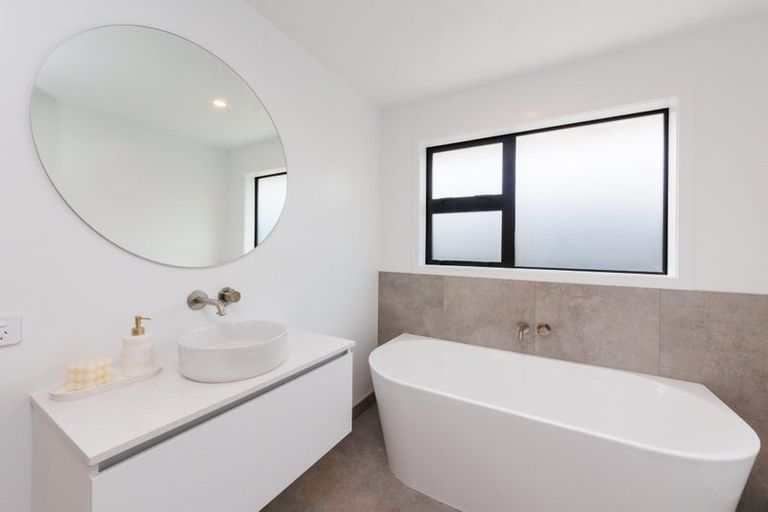 Photo of property in 4a Bristol Crescent, Roslyn, Palmerston North, 4414