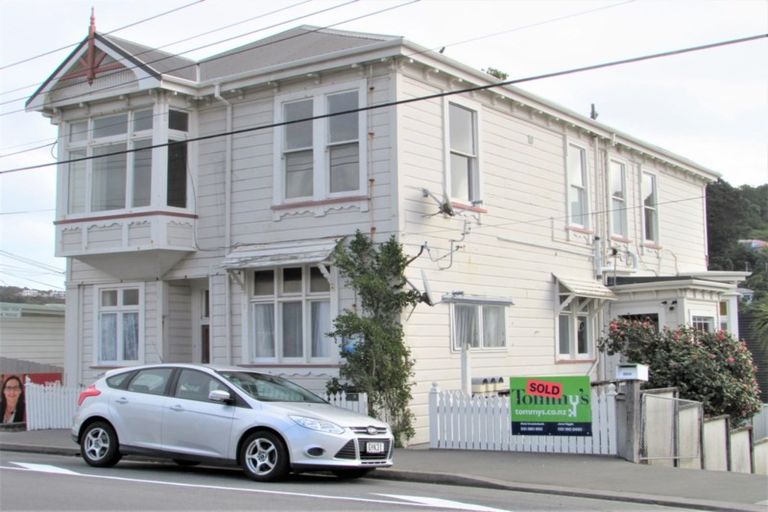 Photo of property in 4/110 Clyde Street, Island Bay, Wellington, 6023