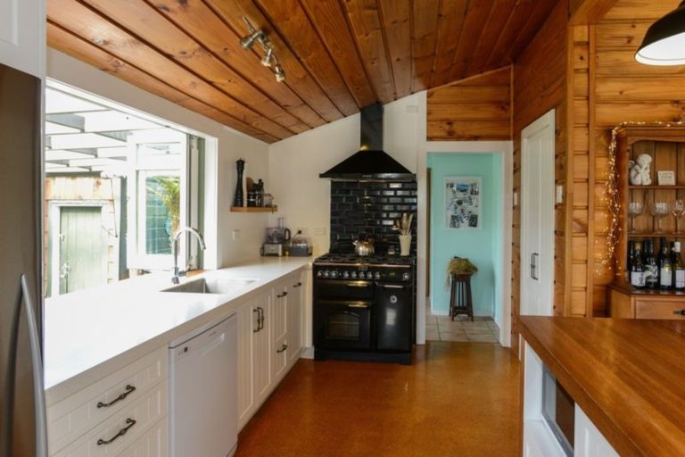 Photo of property in 204 Davis Street, Saint Leonards, Hastings, 4120