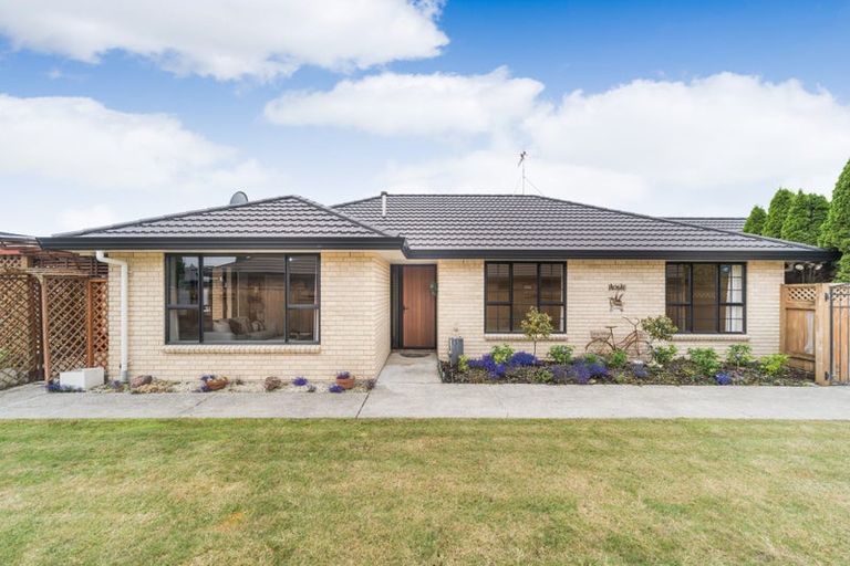 Photo of property in 47 Branigan Parade, Kelvin Grove, Palmerston North, 4414