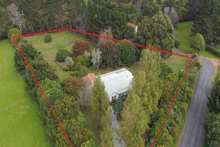 Photo of property in 37 Smalley Road, Glenbrook, Waiuku, 2681