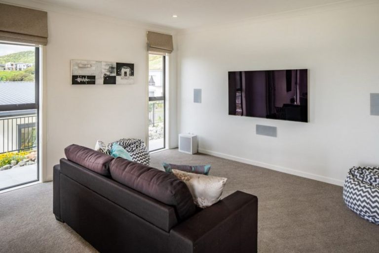 Photo of property in 22 Waitaria Terrace, Aotea, Porirua, 5024