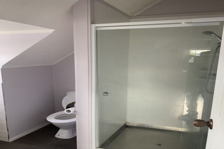 Photo of property in 5 Tawa Road, Te Atatu Peninsula, Auckland, 0610