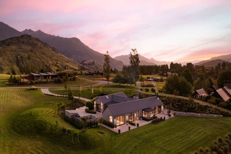 Photo of property in 5 Bloxham Lane, Lake Hayes, Queenstown, 9371
