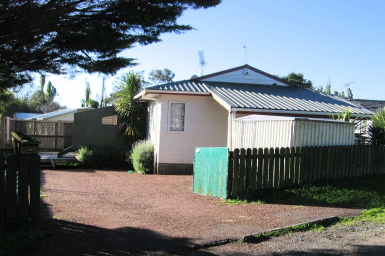 Photo of property in 2/30 Candia Road, Swanson, Auckland, 0614