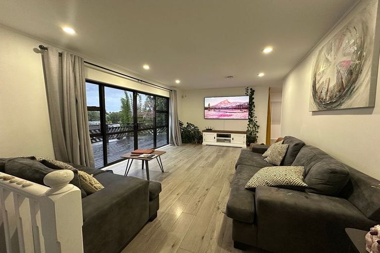 Photo of property in 27a Downing Street, Glenfield, Auckland, 0629