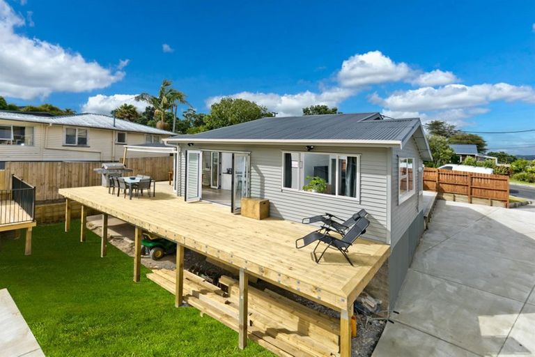 Photo of property in 122 Sunnyside Road, Sunnyvale, Auckland, 0612