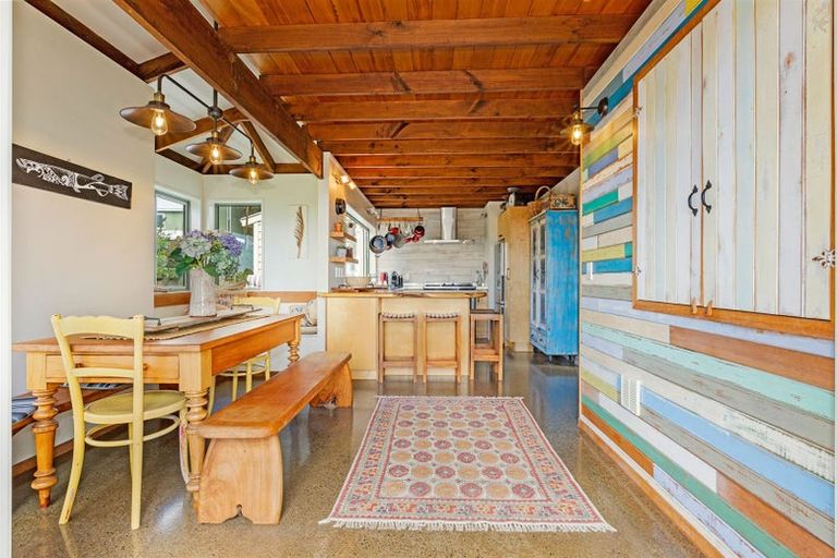 Photo of property in 81 Wellington Road, Paekakariki, 5034