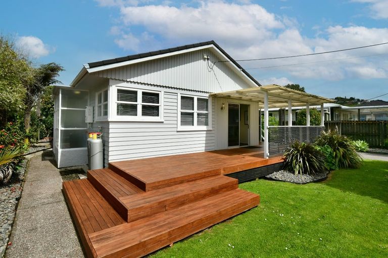 Photo of property in 12 Forest Glen, Orewa, 0931