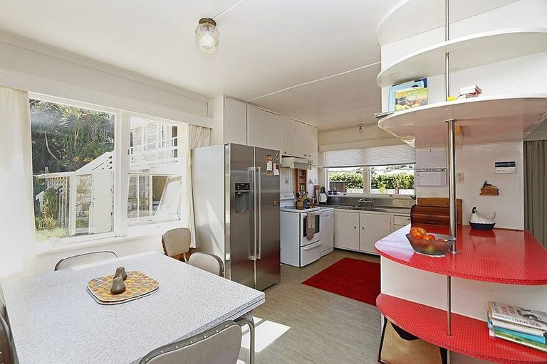 Photo of property in 13 Whitcombe Road, Opunake, 4616