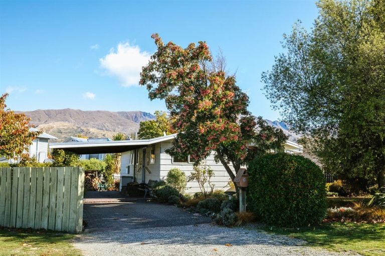 Photo of property in 1 Hunter Crescent, Wanaka, 9305