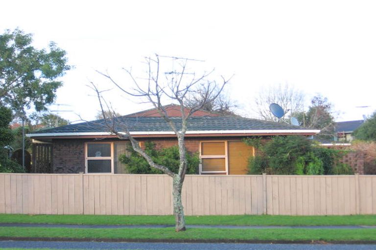 Photo of property in 2/184 Fisher Parade, Farm Cove, Auckland, 2012