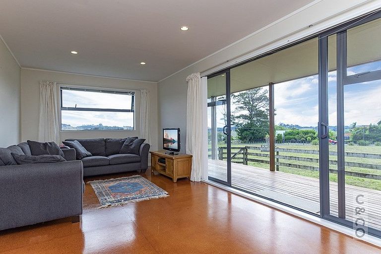 Photo of property in 118 Cottle Road, Taupaki, Henderson, 0782