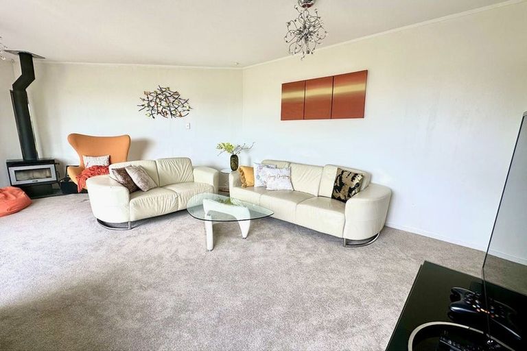 Photo of property in 11 View Road, Shelly Park, Auckland, 2014