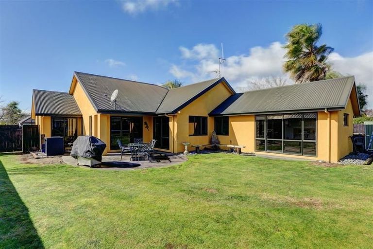 Photo of property in 23 Admiral Crescent, Flagstaff, Hamilton, 3210