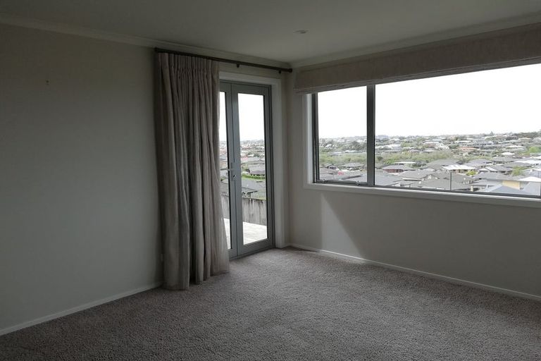 Photo of property in 13 Ruske Place, Grandview Heights, Hamilton, 3200